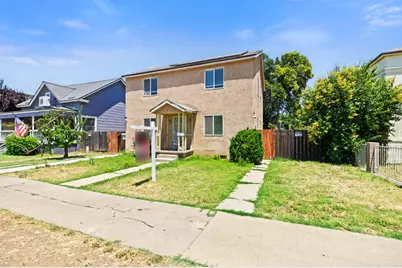 221 W 20th Street, Merced, CA 95340 - Photo 2