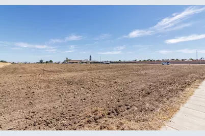 203 Commerce Way, Los Banos, CA 93635 - Photo 16