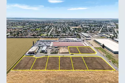 239 Commerce Way, Los Banos, CA 93635 - Photo 2