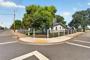 530 E G St, Oakdale, CA 95361 - Photo 30