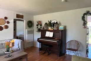 2561 24th Ave, Sacramento, CA 95820 - Photo 4