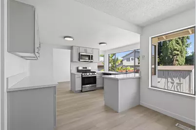 7725 McMullen Way, Sacramento, CA 95828 - Photo 12