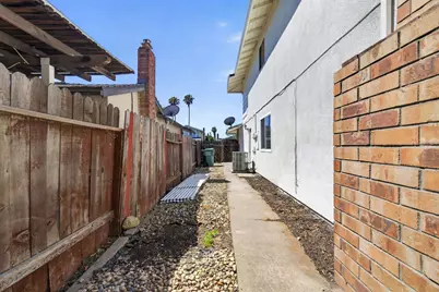 7725 McMullen Way, Sacramento, CA 95828 - Photo 36