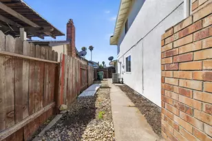 7725 McMullen Way, Sacramento, CA 95828 - Photo 36