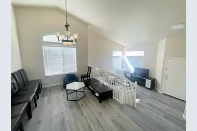 8668 Gossamer Way, Elk Grove, CA 95624 - Photo 4