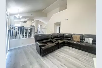 8668 Gossamer Way, Elk Grove, CA 95624 - Photo 14