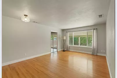 512 Sturla Street, Lodi, CA 95240 - Photo 4