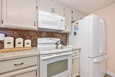 8025 Doral Court, Citrus Heights, CA 95610 - Photo 16