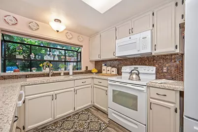 8025 Doral Court, Citrus Heights, CA 95610 - Photo 14