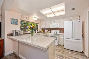 8025 Doral Ct, Citrus Heights, CA 95610 - Photo 12