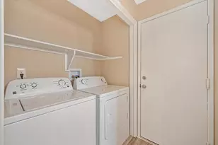 8749 White Cedar Ln, Elk Grove, CA 95758 - Photo 14