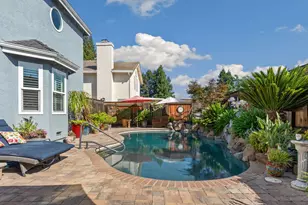 9075 Doncaster Ct, Elk Grove, CA 95624 - Photo 32