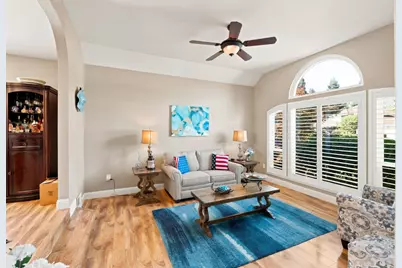 9075 Doncaster Court, Elk Grove, CA 95624 - Photo 8