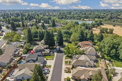 9075 Doncaster Court, Elk Grove, CA 95624 - Photo 48