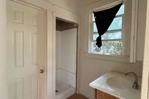 421 E Wyandotte St, Stockton, CA 95204 - Photo 8
