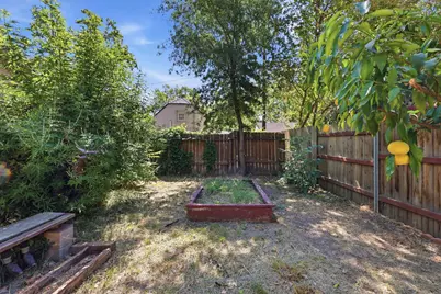 1828 Larkin Way, Sacramento, CA 95818 - Photo 24