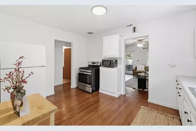 1828 Larkin Way, Sacramento, CA 95818 - Photo 12