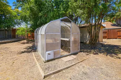8421 Lost Cavern Court, Citrus Heights, CA 95621 - Photo 36