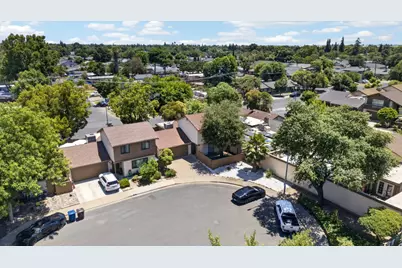 600 Edgebrook Ct, Modesto, CA 95354 - Photo 2