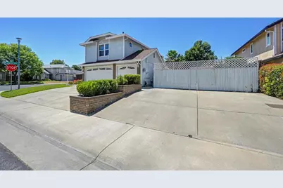 8996 Purple Martin Way, Elk Grove, CA 95758 - Photo 4
