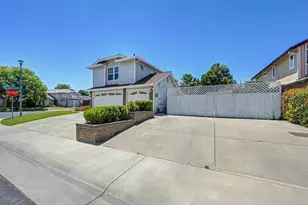 8996 Purple Martin Way, Elk Grove, CA 95758 - Photo 4