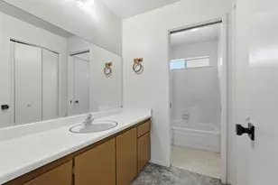 8252 Center Pkwy, Sacramento, CA 95823 - Photo 22