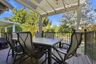 8804 Bradbury Ct, Elk Grove, CA 95624 - Photo 10