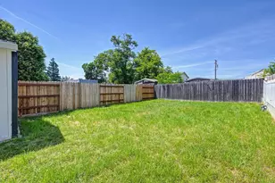 1825 Roy Ave, Sacramento, CA 95815 - Photo 18