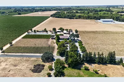 10112 E Woodbridge Road, Acampo, CA 95220 - Photo 12