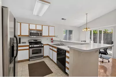 2450 Fairway Glen Street, Stockton, CA 95206 - Photo 8