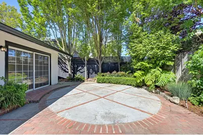 8941 La Riviera Drive, Sacramento, CA 95826 - Photo 24