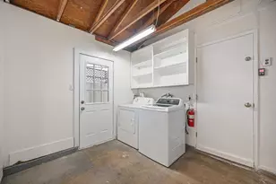 8941 La Riviera Dr, Sacramento, CA 95826 - Photo 22