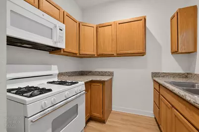 2297 Beaumont Street, Sacramento, CA 95815 - Photo 22