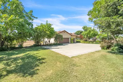 8654 Bradshaw Road, Elk Grove, CA 95624 - Photo 2