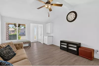 7803 Orchard Woods Circle, Sacramento, CA 95828 - Photo 14