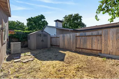 7803 Orchard Woods Circle, Sacramento, CA 95828 - Photo 36