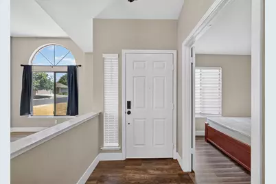9260 Mantle Court, Elk Grove, CA 95758 - Photo 6