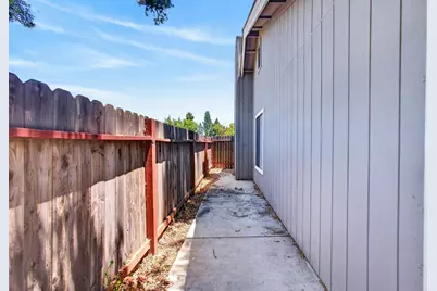 9260 Mantle Court, Elk Grove, CA 95758 - Photo 42