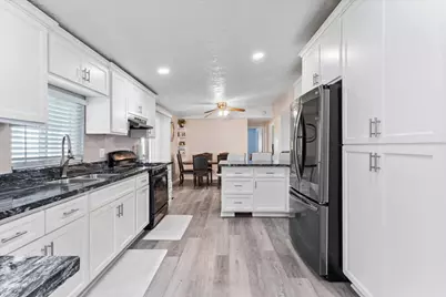 Village Circle, Sacramento, CA 95838 - Photo 20