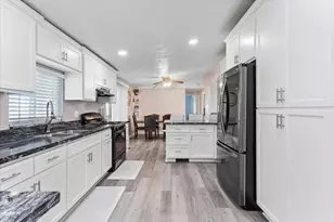 Village Circle, Sacramento, CA 95838 - Photo 20