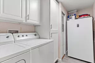 Village Circle, Sacramento, CA 95838 - Photo 24