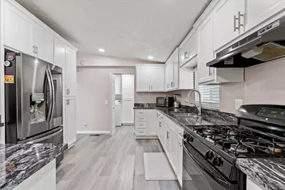 Village Circle, Sacramento, CA 95838 - Photo 18