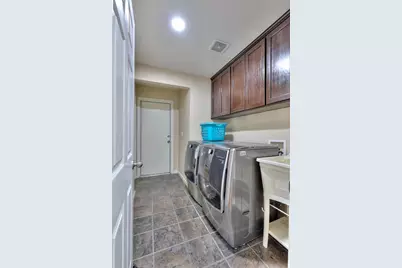 5659 W Menlo Avenue, Fresno, CA 93722 - Photo 34