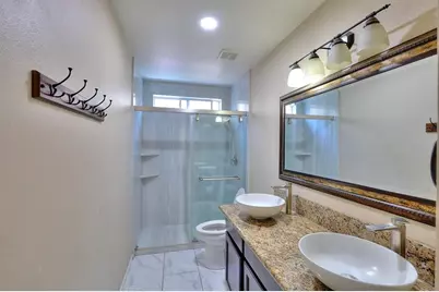 5659 W Menlo Avenue, Fresno, CA 93722 - Photo 38
