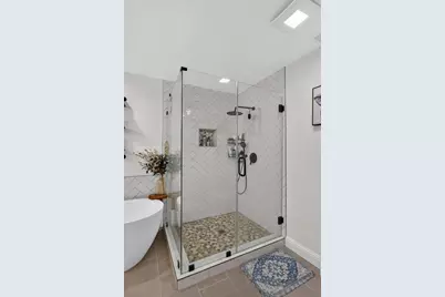 11890 Cresthill Drive, Elk Grove, CA 95624 - Photo 32