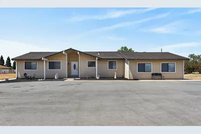 11890 Cresthill Drive, Elk Grove, CA 95624 - Photo 2