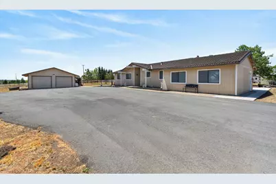 11890 Cresthill Drive, Elk Grove, CA 95624 - Photo 4