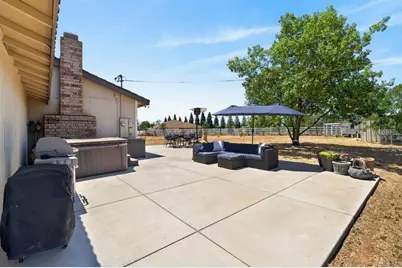 11890 Cresthill Drive, Elk Grove, CA 95624 - Photo 58