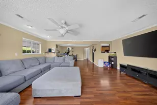 7560 Lemarsh Way, Sacramento, CA 95822 - Photo 8