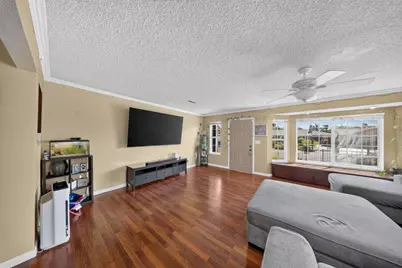 7560 Lemarsh Way, Sacramento, CA 95822 - Photo 10